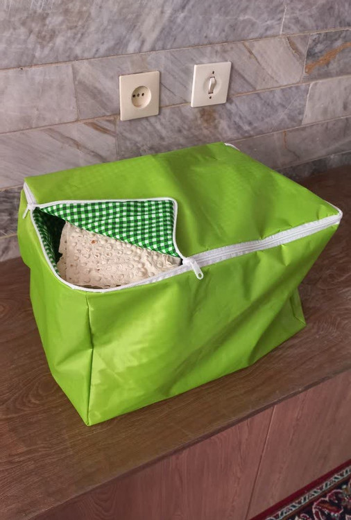 بقچه پارچه ای نان و سبزی