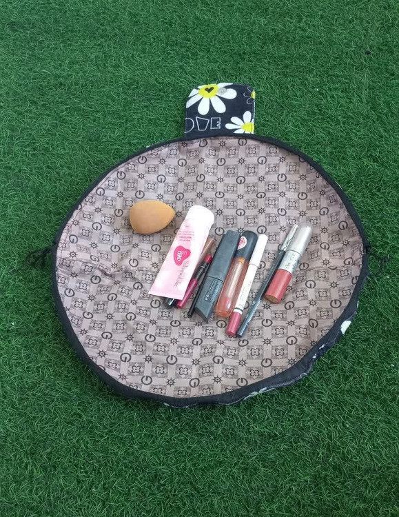 کیف آرایش بنددار مسافرتی پارچه ای | کیف لوازم آرایشی جادویی پارچه ای مسافرتی جمع شو