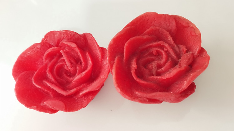 شمع گل رز شناور